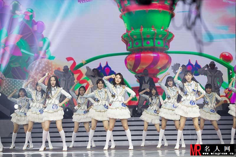 张杰等众多歌手登台湖南卫视“六一惊奇夜”(1)