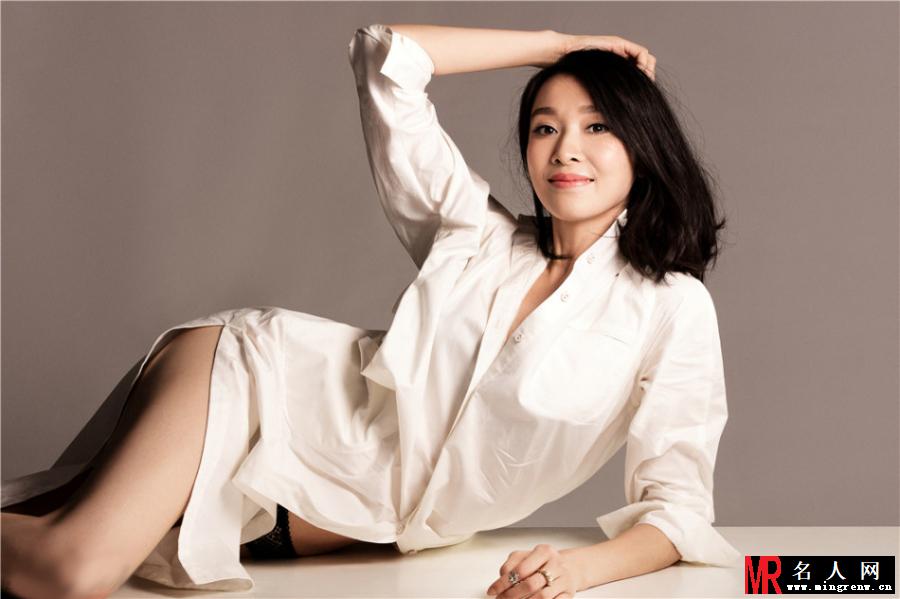 陈丽娜性感写真 风情万种上演白衬衫诱惑(1)