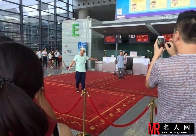 陈冠希上海虹桥机场与大叔起冲突(1)