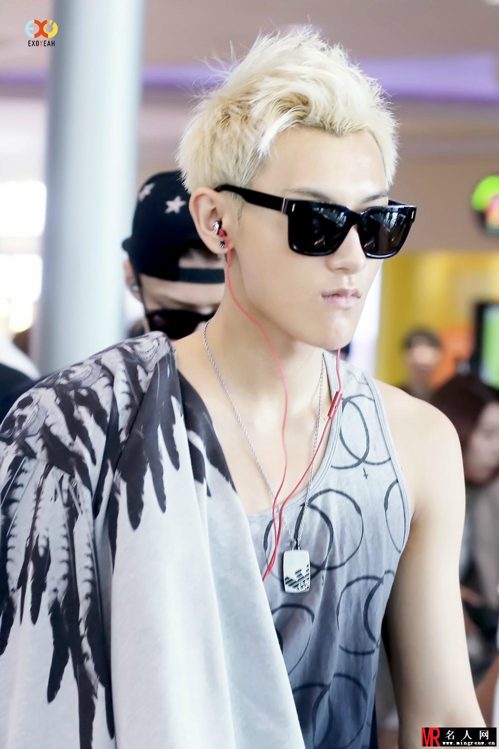 2014年6月EXO仁川飞湖南机场时尚帅气写真黄子韬图片写真(1)