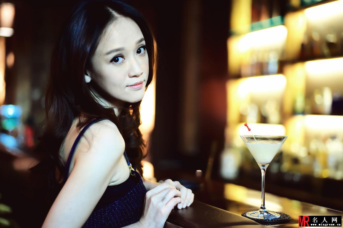 《偏偏喜欢你》陈乔恩花絮美图 萌教官让人眼前一亮(1)