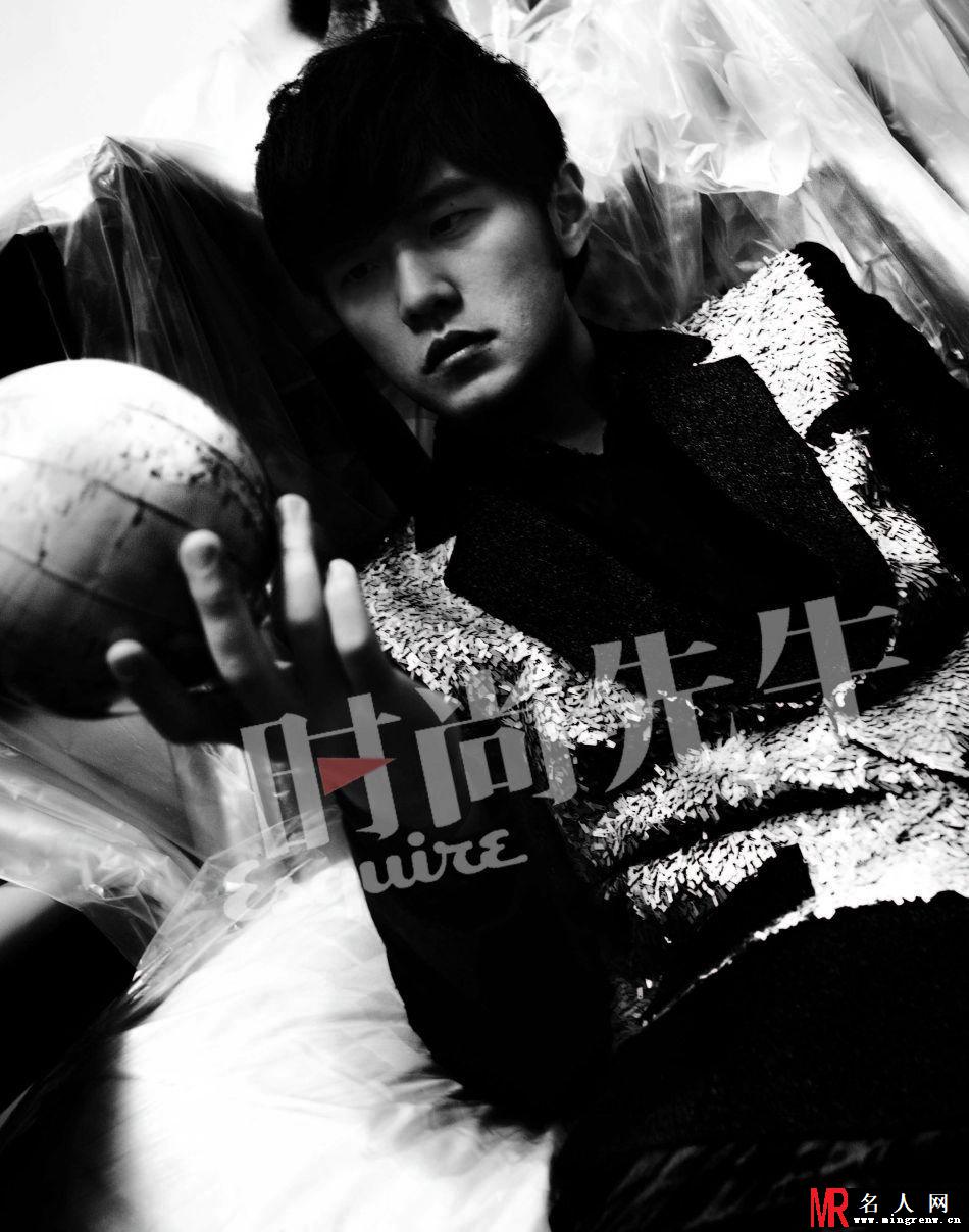 周杰伦登2010年8月号《时尚先生》封面(1)