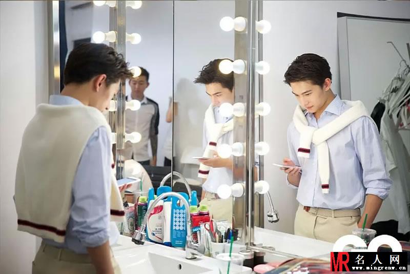 杨洋帅气登《GQ》杂志 一展潮男魅力(1)