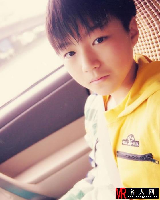 TFBOYS王俊凯2013年青涩生活照集(1)