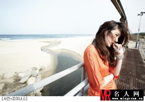 尹恩惠海边拍摄广告写真 清新靓丽犹如邻家女孩(1)