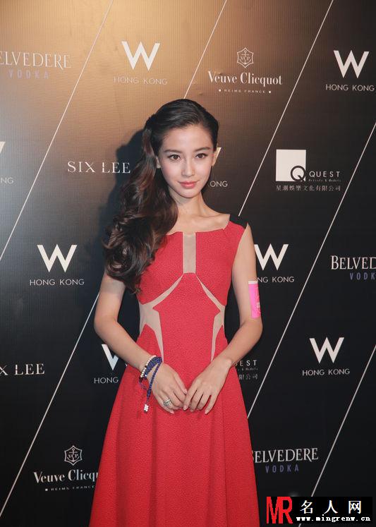Angelababy红裙亮相酥胸隐现 盼黄晓明得奖(1)