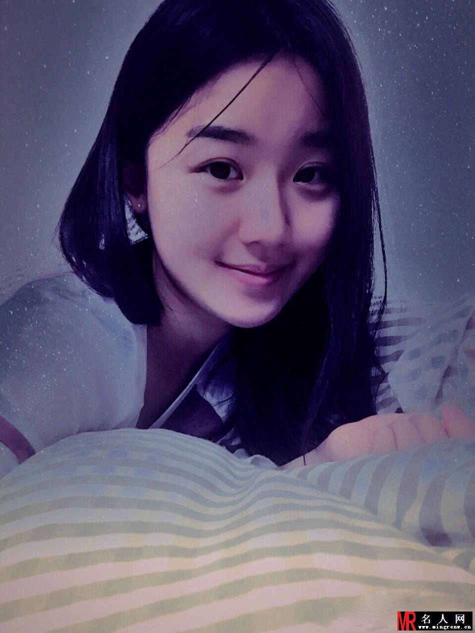 孟非全家福罕见曝光 女儿乖巧老婆贤淑(1)