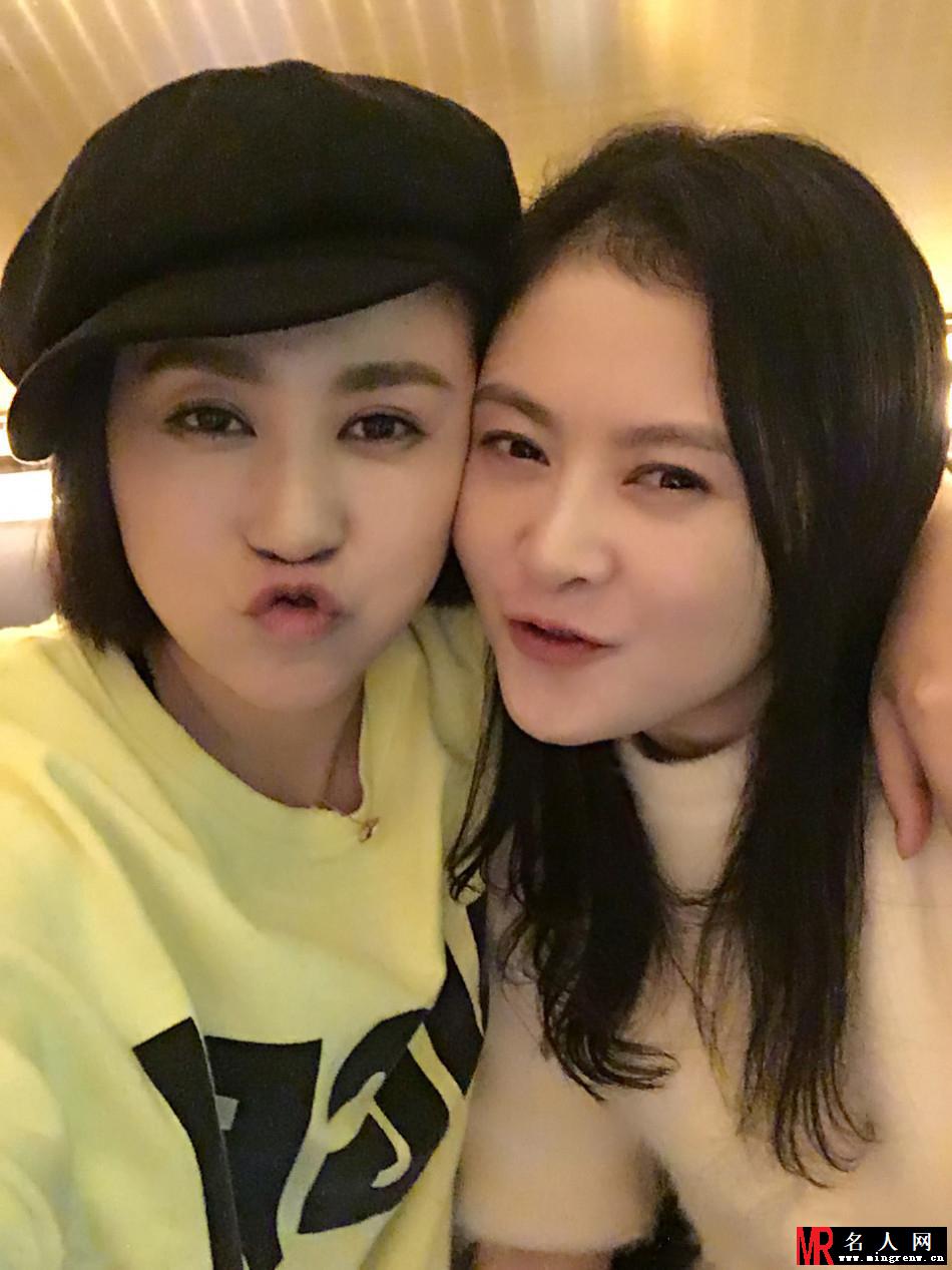马丽和沈腾女友贴面合影 好闺蜜嘟嘴卖萌(1)