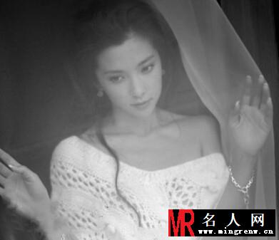 曝李冰冰出道前旧照眉清目秀抬腿清纯(1)