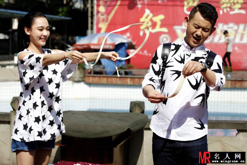 《明星美食地图》孙骁骁李响“情侣装” 带你游重庆美食(1)