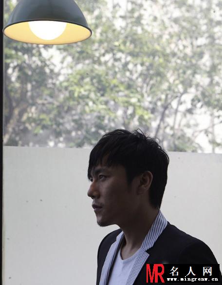 秦昊半裸写真曝光 沉稳内敛尽展熟男魅力(1)