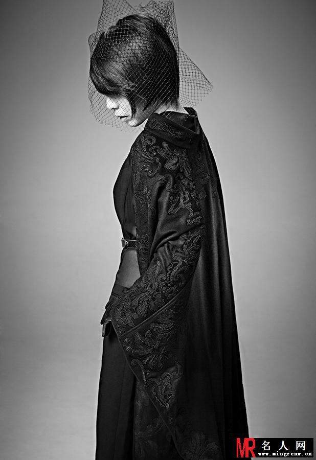 许茹芸复古大片 黑色面纱难掩幸福女人味(1)