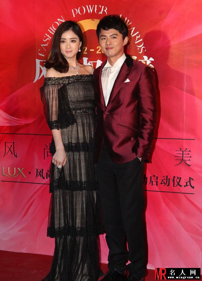李湘与老公王岳伦甜蜜亮相 众女星爆乳抢镜(1)