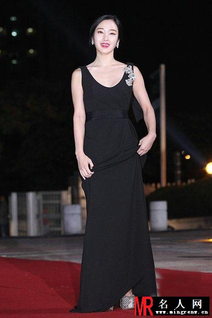 韩国第50届大钟奖颁奖礼 美女明星亮相真球斗艳(1)