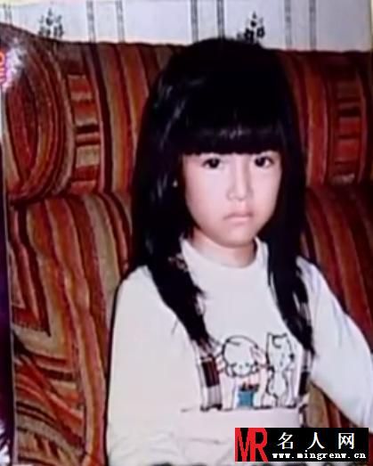 林心如幼时稚嫩照片曝光 很萌很清纯(1)