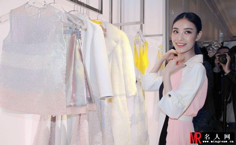倪妮2013活动大图集第八弹 性感礼服大秀雪白玉背(1)