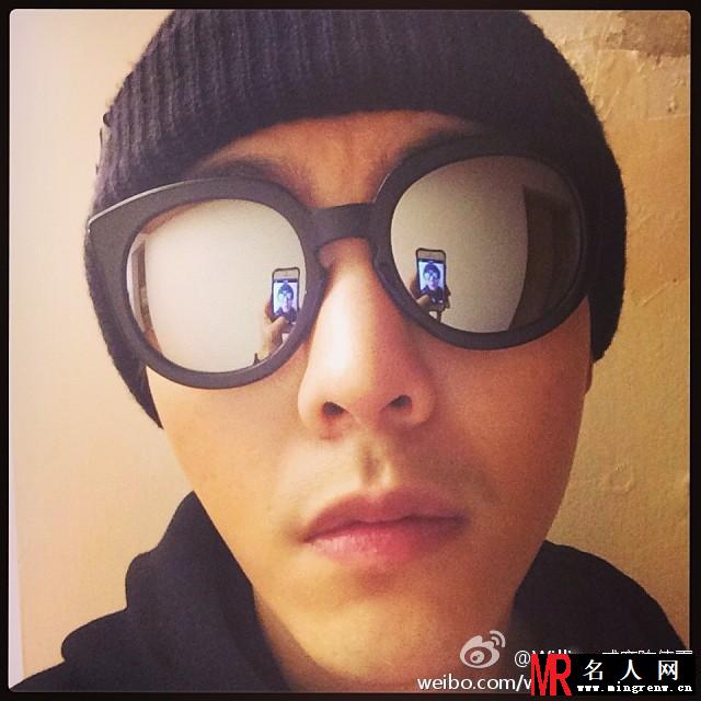 陈伟霆微博自拍2014上半年合集 与李易峰再次合作默契自拍(1)