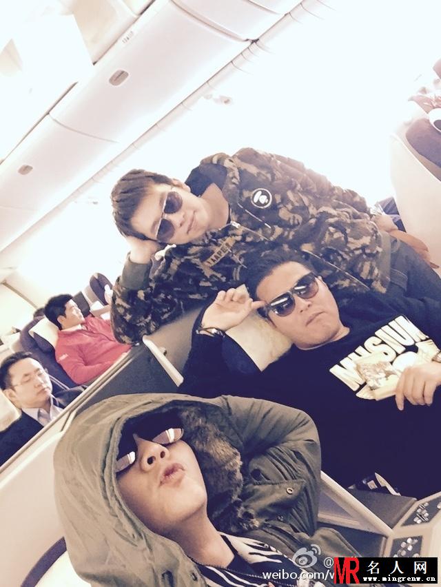 陈伟霆微博自拍2014年下半年合集 半裸自拍吸引眼球(1)
