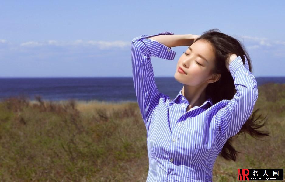 倪妮长岛游优雅随性洒脱性感 网友大呼：“好有气质！”(1)