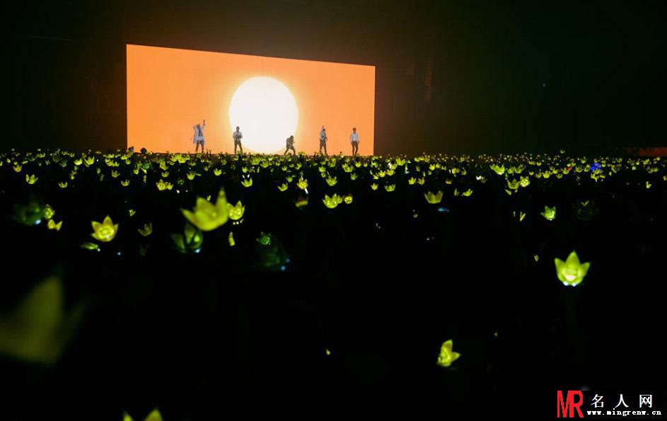 天团BigBang强势回归 韩国首尔演唱会HIGH爆全场(1)