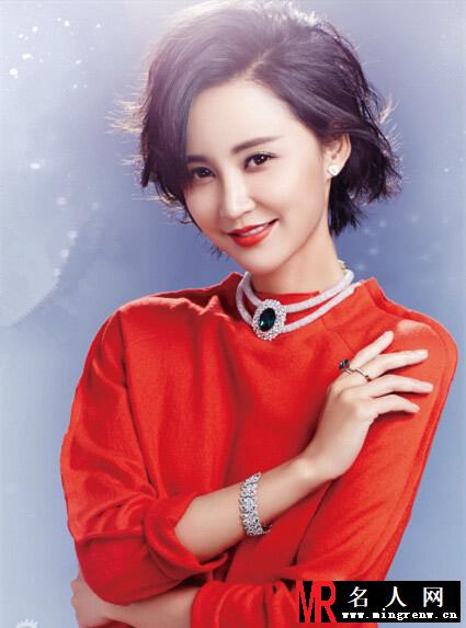 张歆艺新年写真 宛若冰雪精灵(1)
