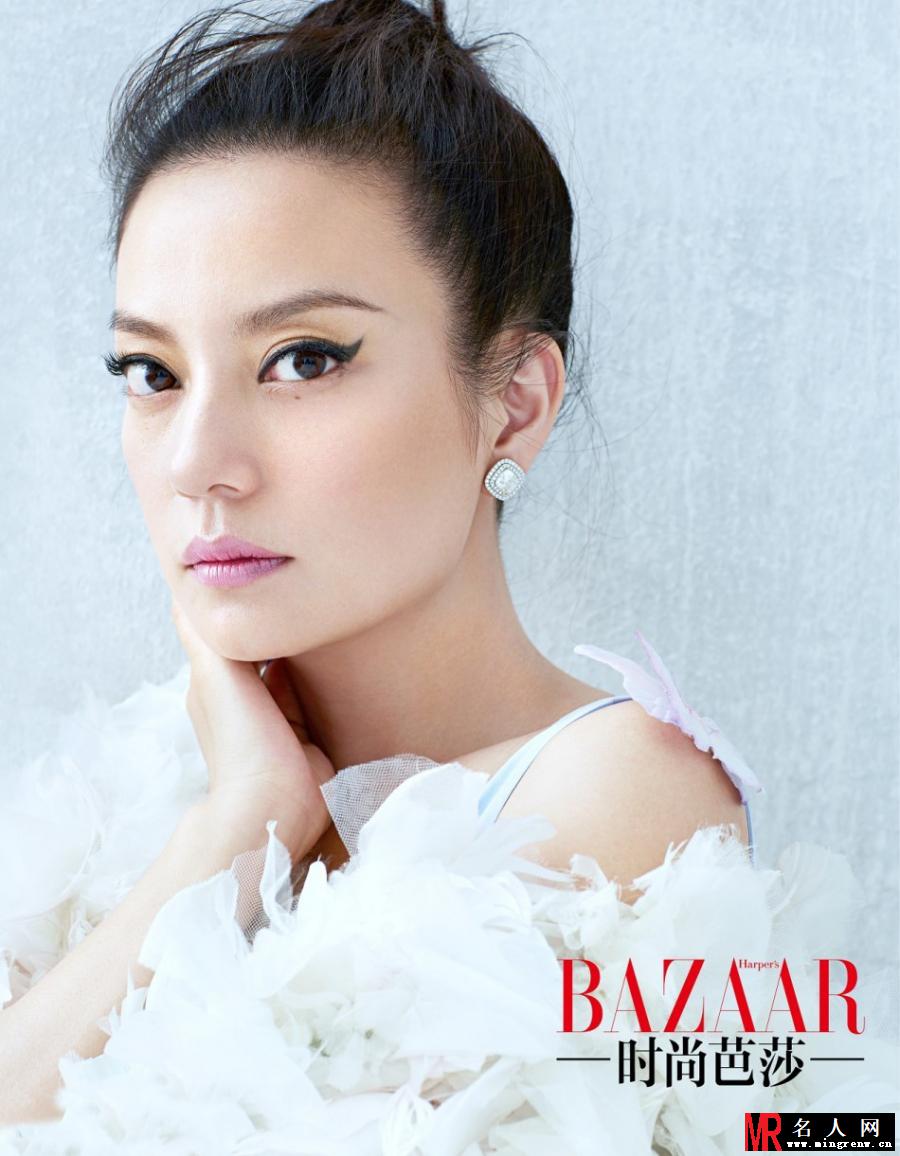 赵薇登芭莎杂志封面 眼妆妩媚展风情(1)