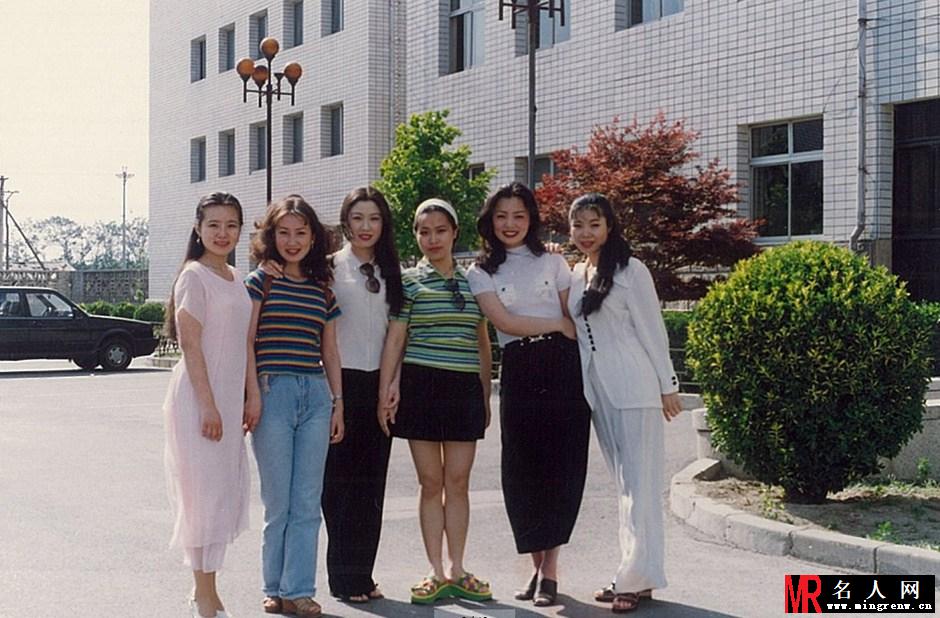 龚琳娜学生时代照片曝光 青涩摸样很美很清纯(1)