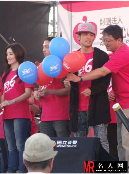 周杰伦2014爱奇儿活动现场图片(1)