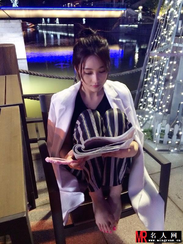 张馨予日常搞笑逗比生活照第三弹 今天忘了吃药系列(1)