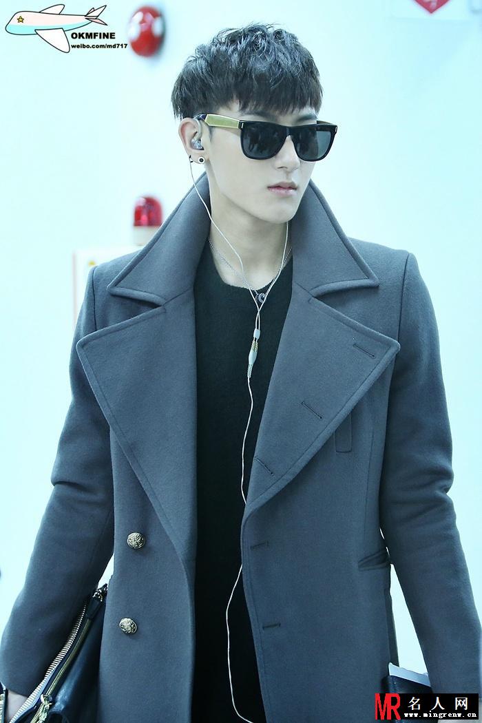 2014年11月EXO韩国金浦飞往北京机场帅气写真黄子韬图片写真(1)