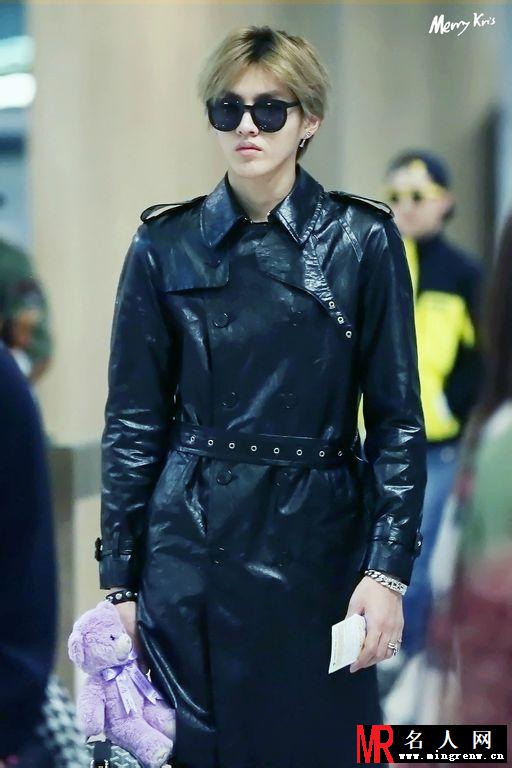2014年1与EXO北京飞往韩国机场写真吴亦凡图片(1)