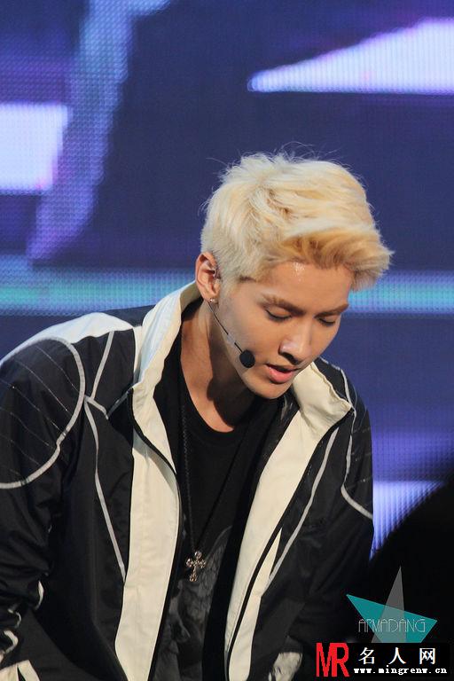 2013年Super Concert吴亦凡图片 颜值逆天粉丝尖叫(1)