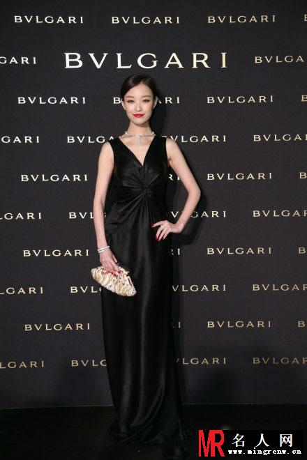 倪妮2013活动大图集第一弹 性感白礼服勾勒S身材(1)