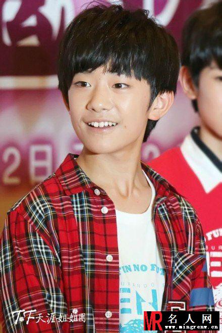 TFBOYS北京签售会 得到碰碰网第1000位艺人(1)