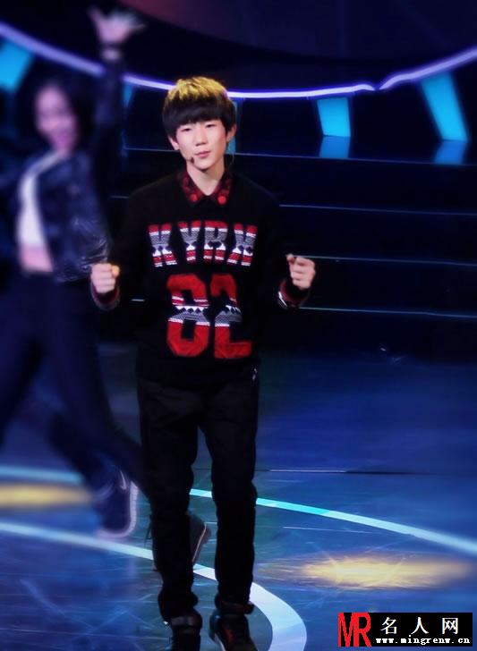 TFBOYS《爱奇艺之夜》现场 王源特辑(1)