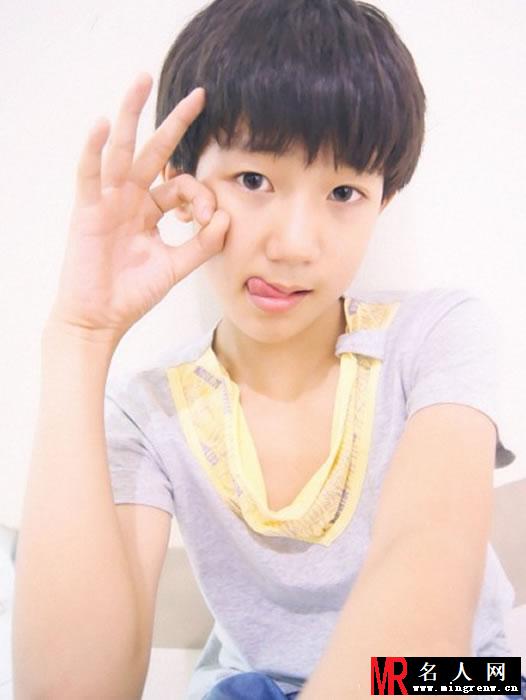 TFBOYS王源2013年下半年可爱卖萌生活照集(1)