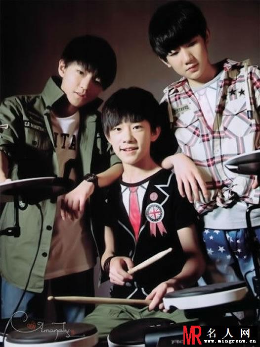 TFBOYS架子鼓旁帅气写真(1)
