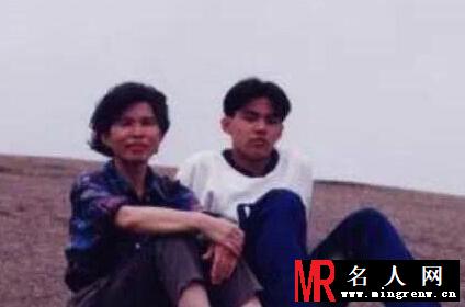 周杰伦童年曾是胖子 旧照曝光励志天王路(1)