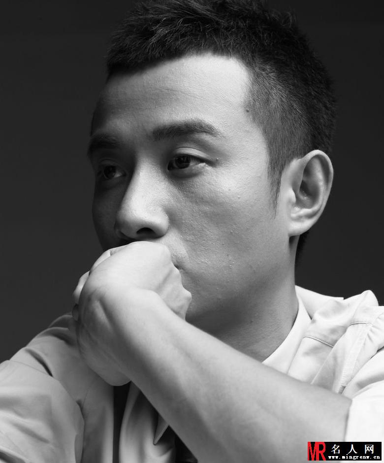 文章黑白写真展现魅力 与姚笛出轨门后再度起航(1)
