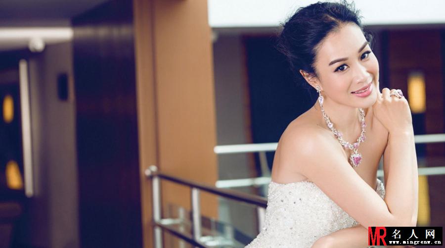 钟丽缇着婚纱登杂志封面 风情万种女人味十足(1)