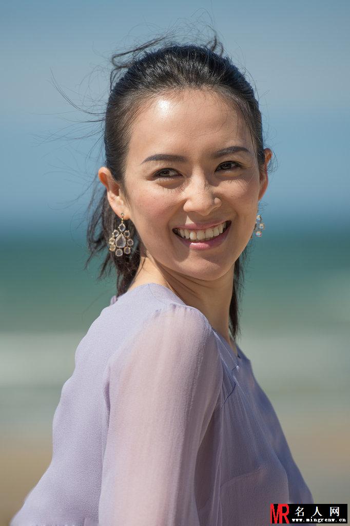 章子怡法国风情浪漫写真 笑容灿烂如朝阳(1)