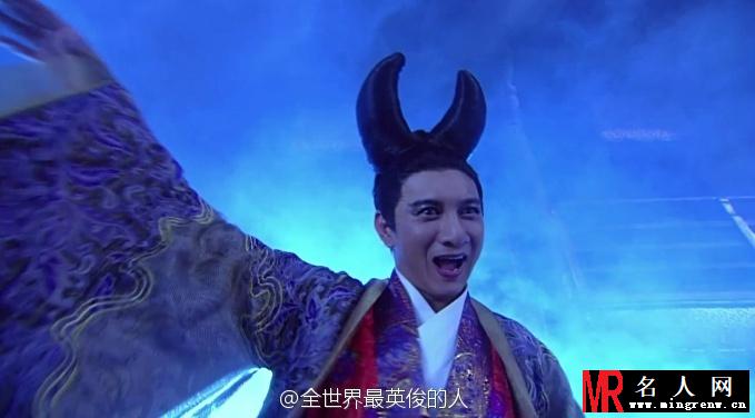 犀利仁师曝光吴奇隆女装照 黑山老妖雷翻网友(1)