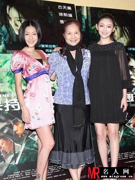 明星母女照大盘点 李小璐貌不如母亲(1)