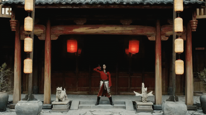 《花木兰》动图曝光 刘亦菲又美又飒(1)