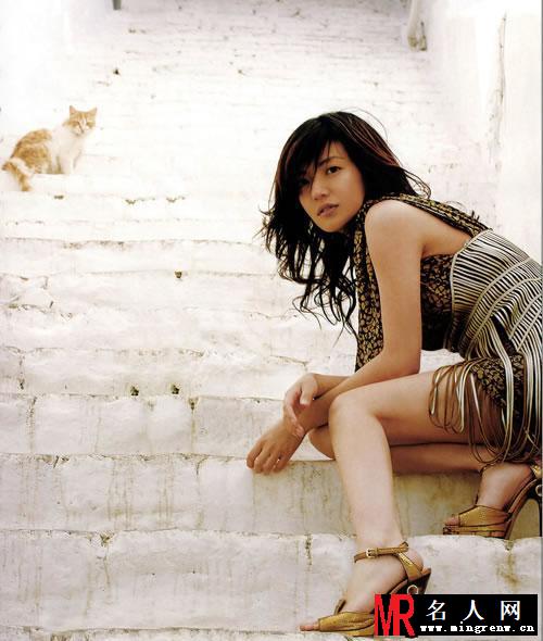 小燕子蜕变成功 赵薇忧郁写真妩媚成熟(1)