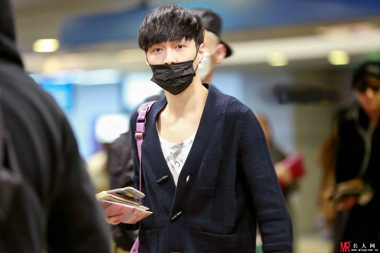 EXO张艺兴2014年12月机场写真 离开香港返回韩国(1)