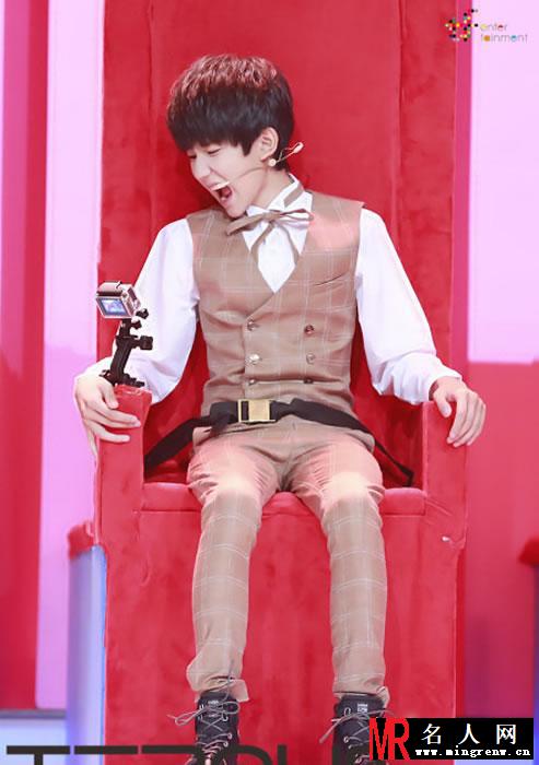 TFBOYS《年代秀》现场照片(1)
