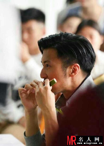 综艺新秀《报告教练》火热录制 少女时代前成员Jessica现身(1)