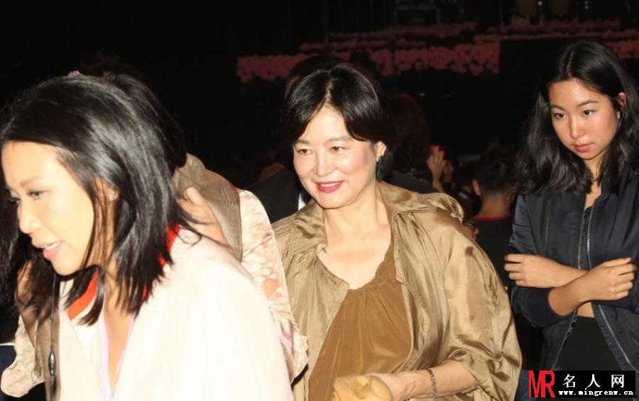 林青霞惊现双下巴 网友调侃美人迟暮(1)