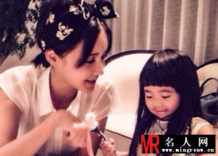 曹格儿子joe生日会 黄磊张歆艺现身献祝福(1)